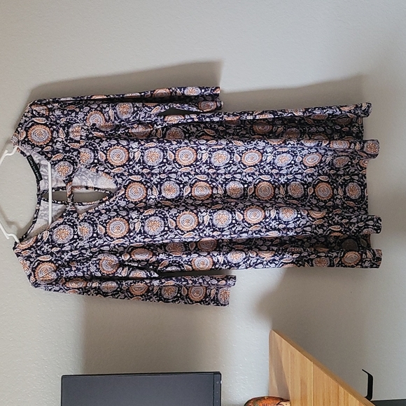 **SOLD**Medium and Large Fit Trixie Dress - Picture 2 of 3